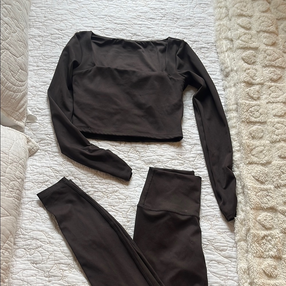 Gilly Hicks Brown Leggings Sleek Form-Fitting Design